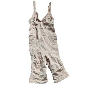 SKIMS Mid Thigh bodysuit Small (US 4-6) Seamless Sculpt Clay Beige NWOT MSRP $74